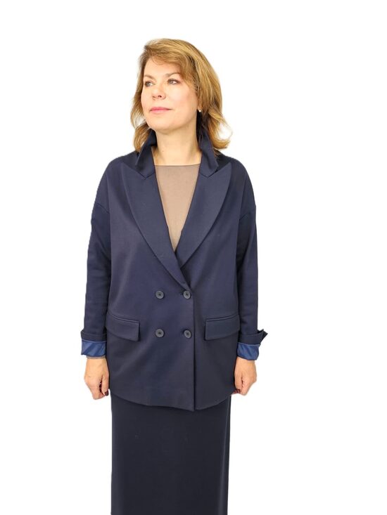 Tumši zilā žakete ar klasisku piegriezumu